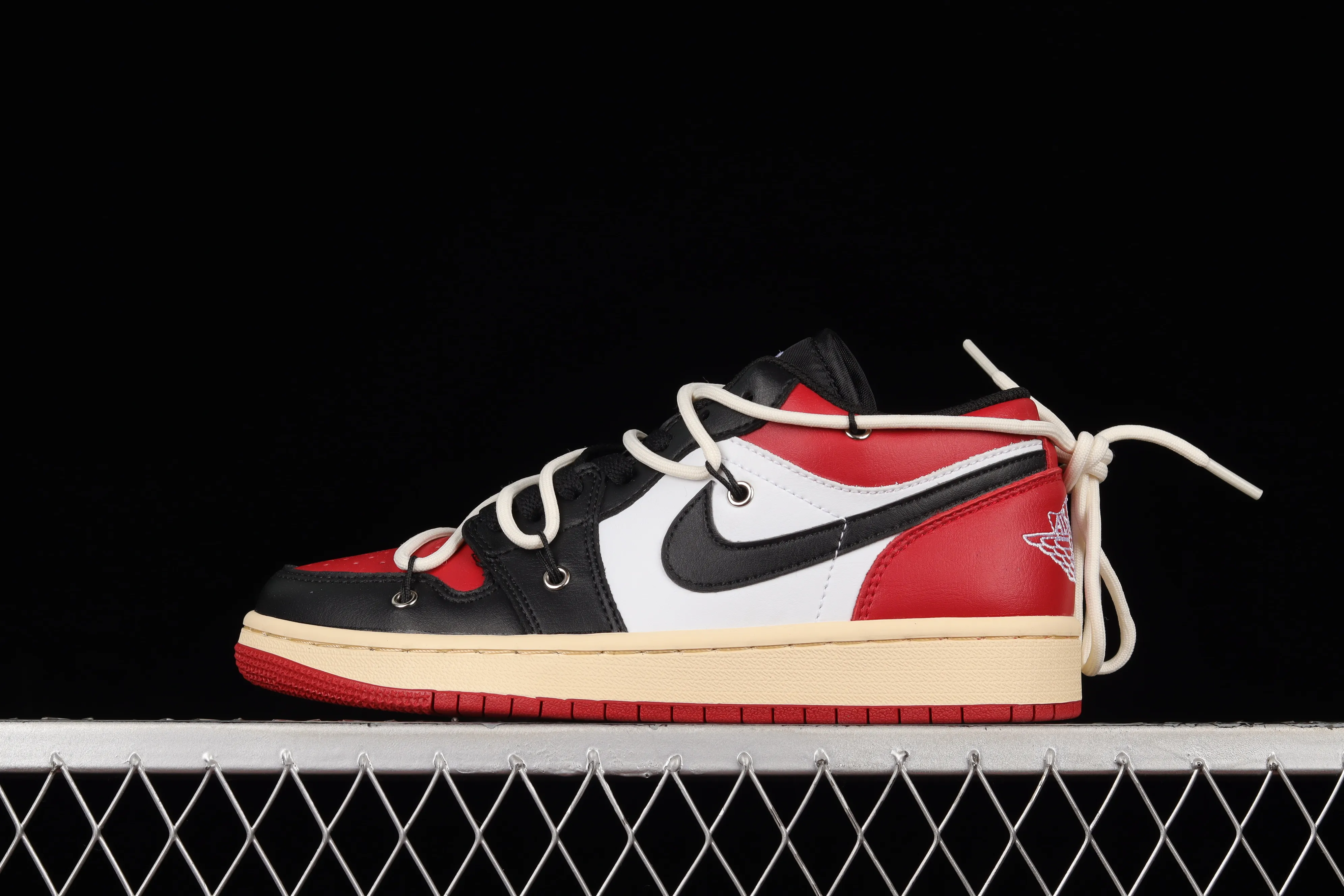 All categories Air Jordan Jordan series basketball shoes Air Jordan 1 Low Z version Air Jordan 1 Low AJ1 Joe 1 customized version Chicago color matching deconstruction Sports culture basketball shoes 553560-612